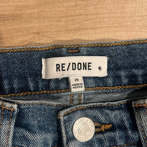 RE/DONE 70’s stovepipe P0:4586
STYLE: 164-3WSTV27
COLOR: WORN TRUE INDIGO - Picture 4 of 9